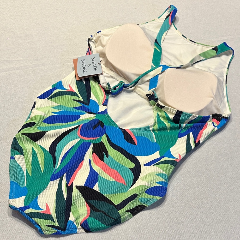 Shade & Shore Tropical Swim One Piece 🌴 🩱 - Picture 6 of 8